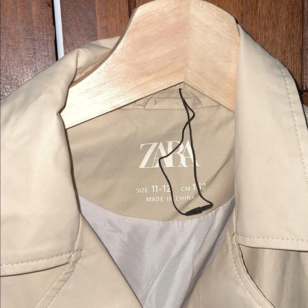 Zara Women's Tan Double-Breasted Trench Coat - Picture 4 of 10